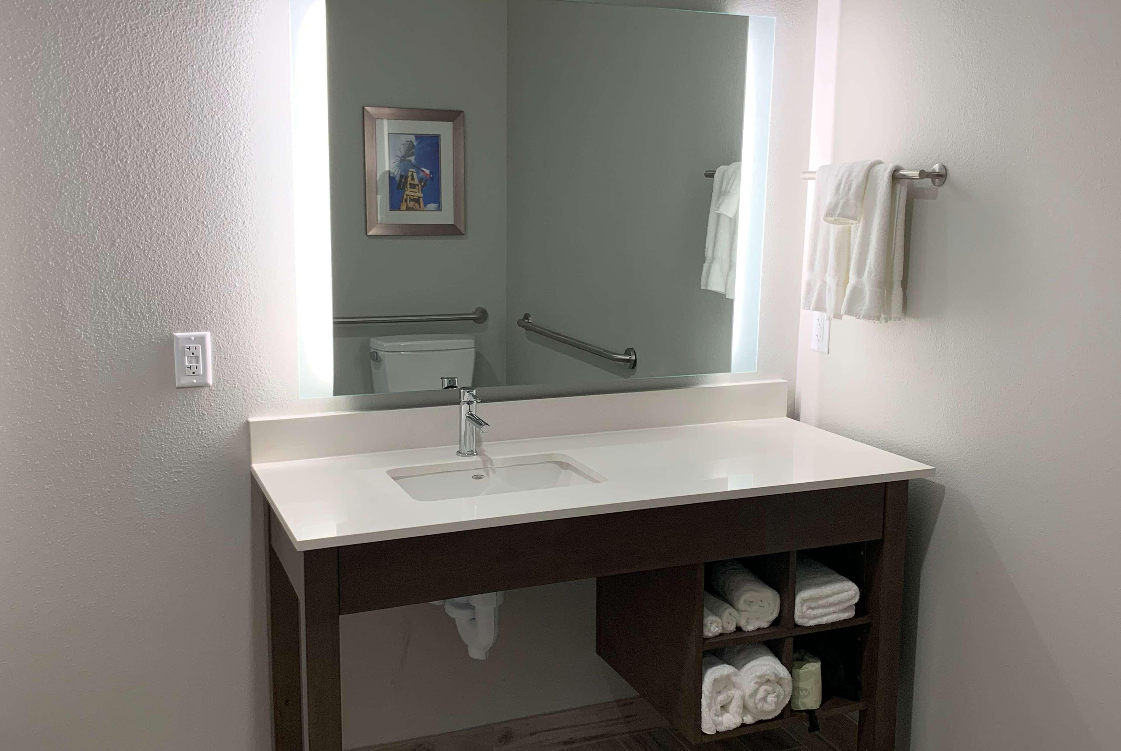 La Quinta Inn & Suites By Wyndham Round Rock Near Kalahari 외부 사진