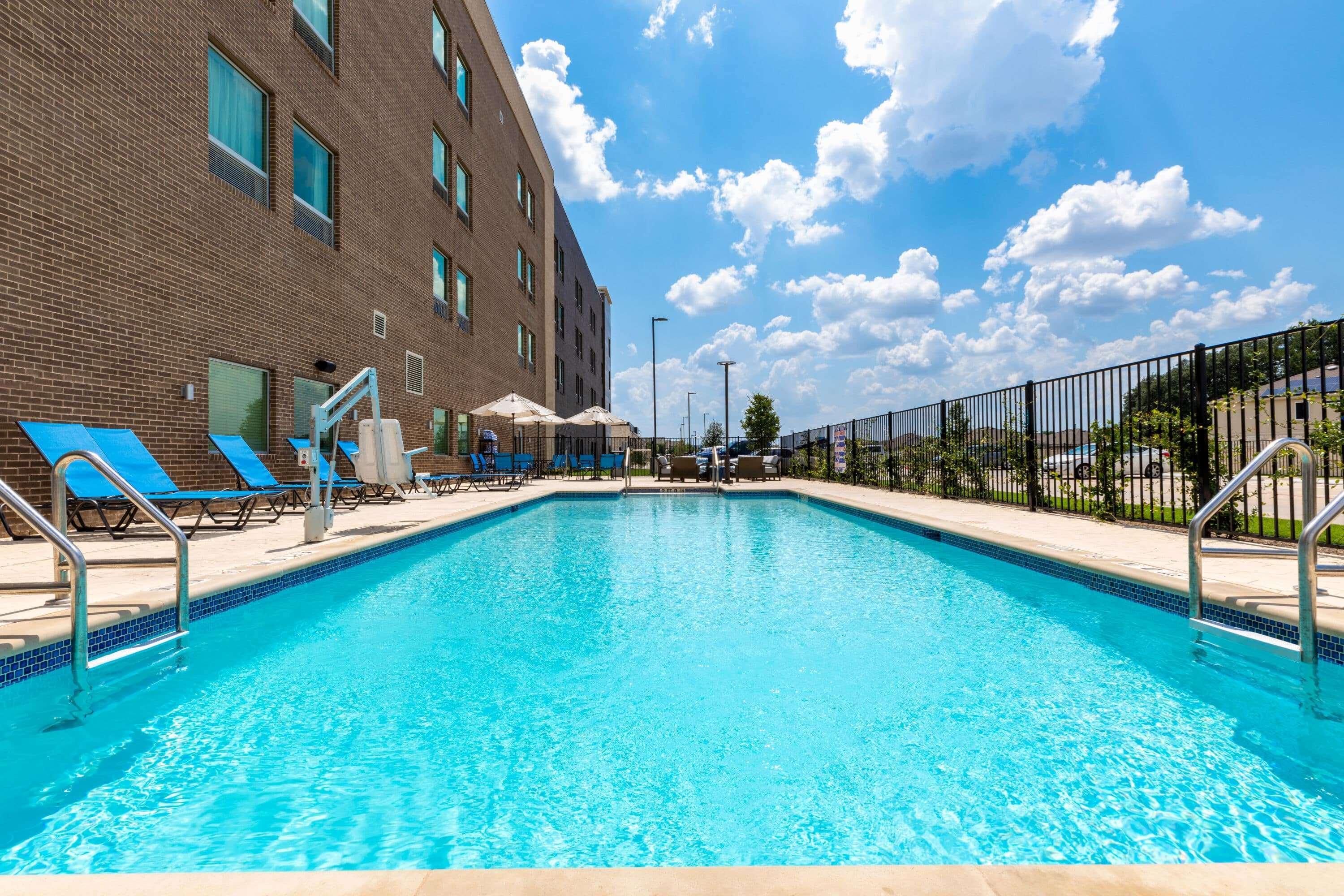 La Quinta Inn & Suites By Wyndham Round Rock Near Kalahari 외부 사진
