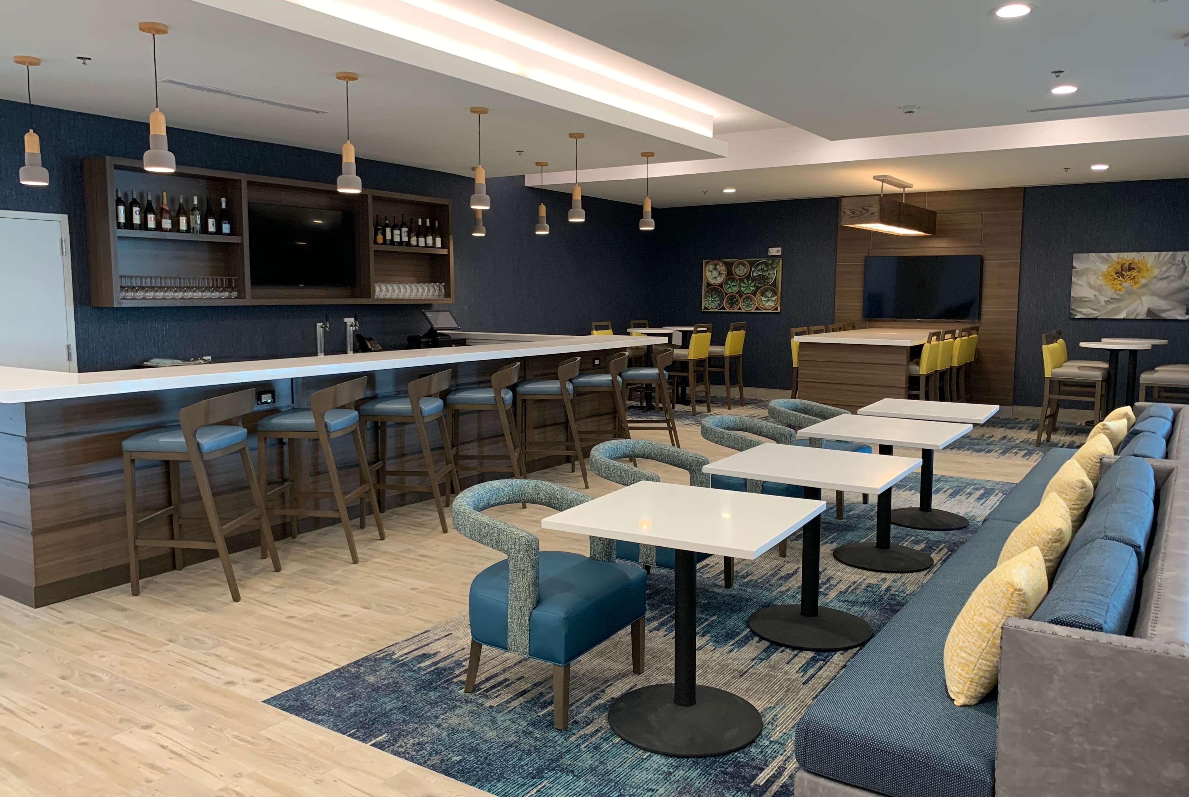 La Quinta Inn & Suites By Wyndham Round Rock Near Kalahari 외부 사진