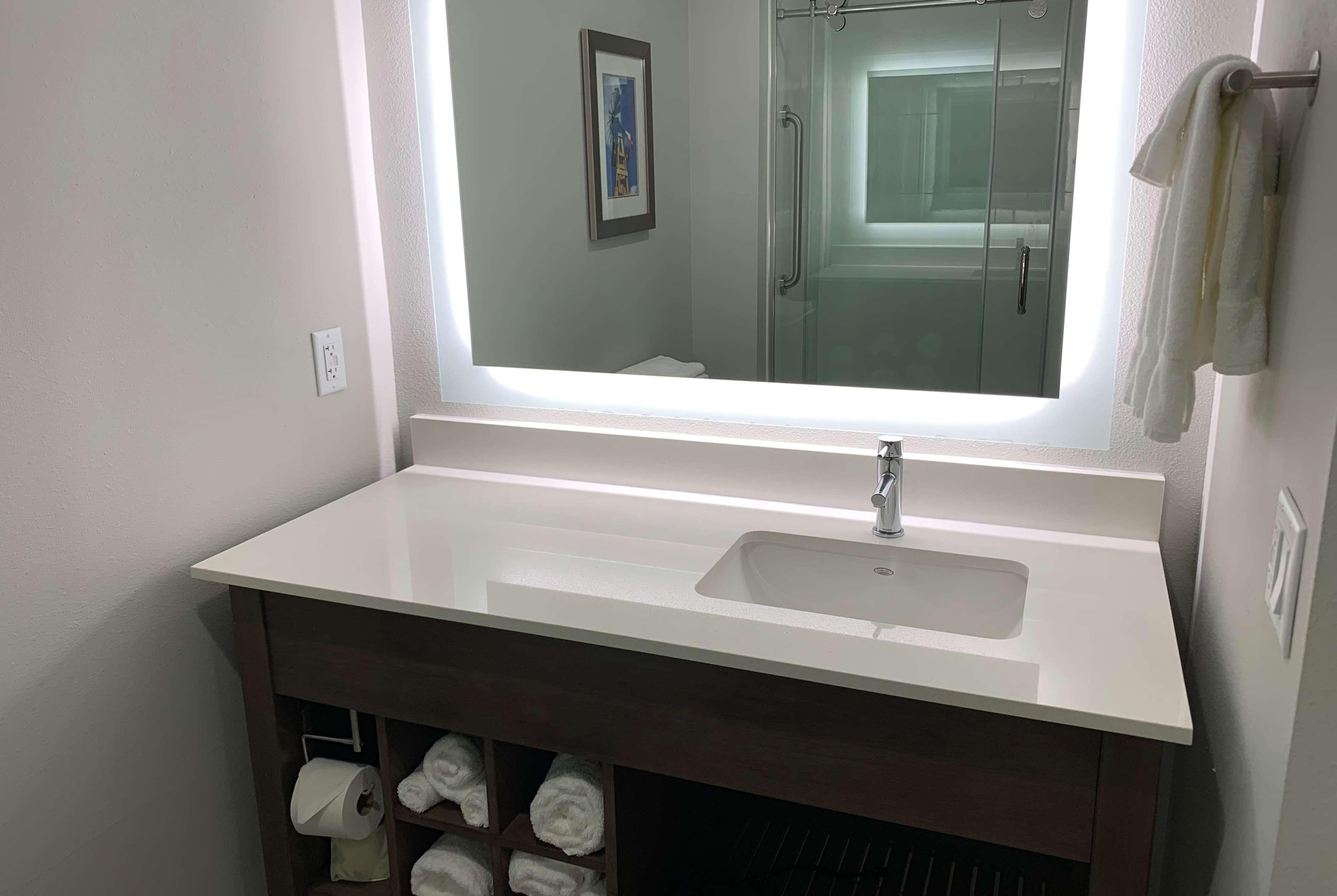 La Quinta Inn & Suites By Wyndham Round Rock Near Kalahari 외부 사진