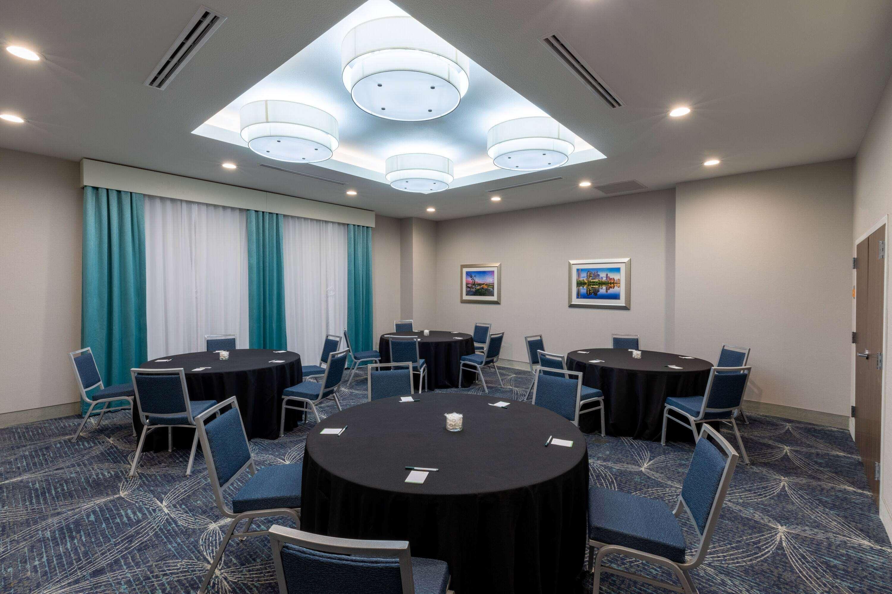 La Quinta Inn & Suites By Wyndham Round Rock Near Kalahari 외부 사진