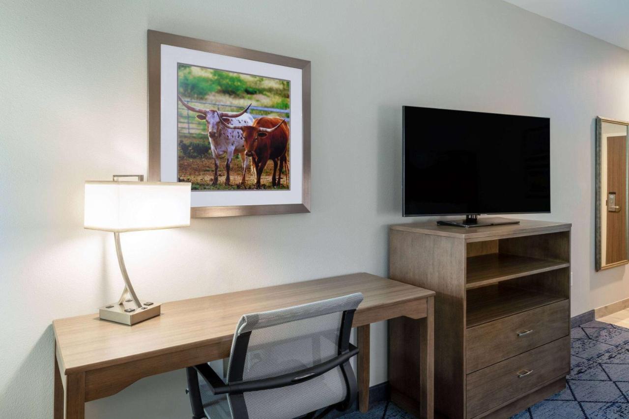 La Quinta Inn & Suites By Wyndham Round Rock Near Kalahari 외부 사진