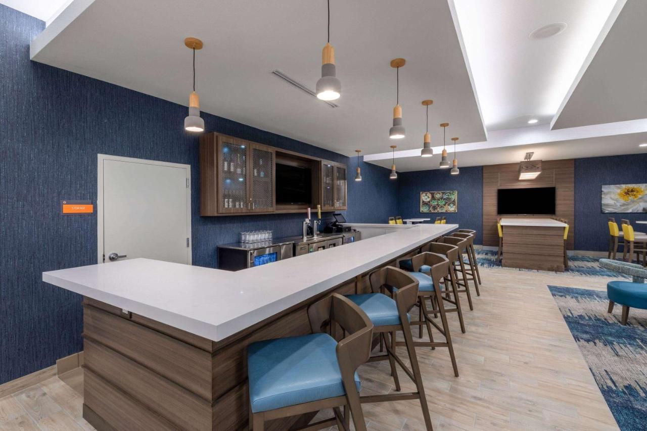 La Quinta Inn & Suites By Wyndham Round Rock Near Kalahari 외부 사진