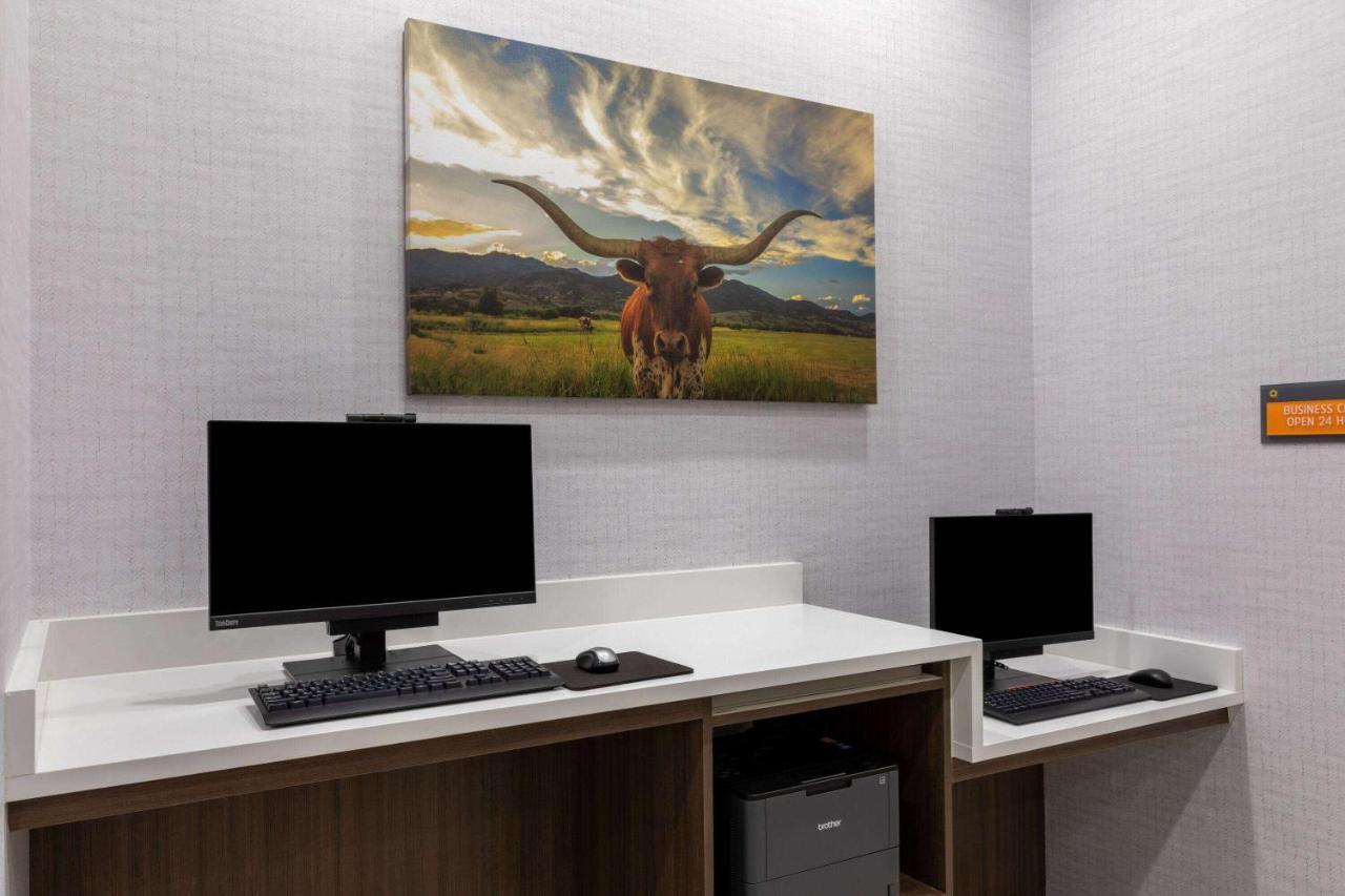 La Quinta Inn & Suites By Wyndham Round Rock Near Kalahari 외부 사진
