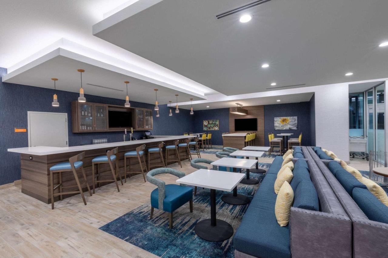 La Quinta Inn & Suites By Wyndham Round Rock Near Kalahari 외부 사진